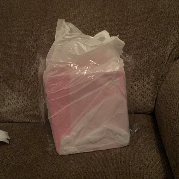 NIB Barbie x Alamo Drafthouse Exclusive Metal Lunchbox & Thermos Set - Picture 12 of 12